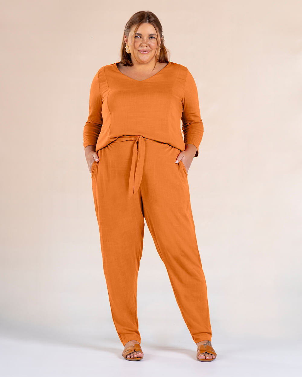 Calça Cenoura Plus Size em Viscose - Cereja Rosa - Orange