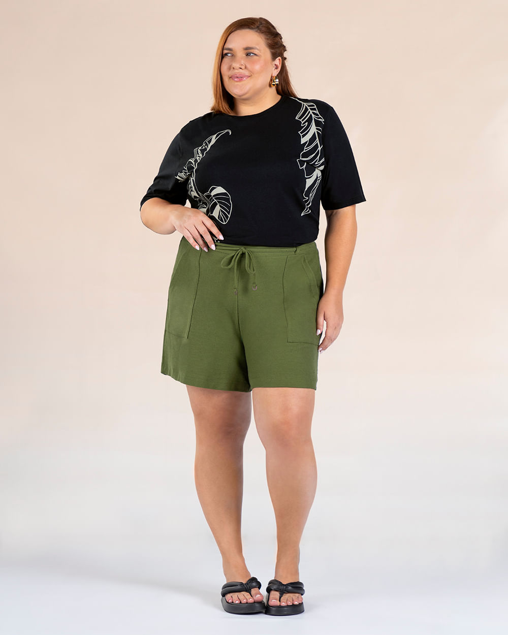 T-shirt Plus Size em Meia Malha - Cereja Rosa - Preto