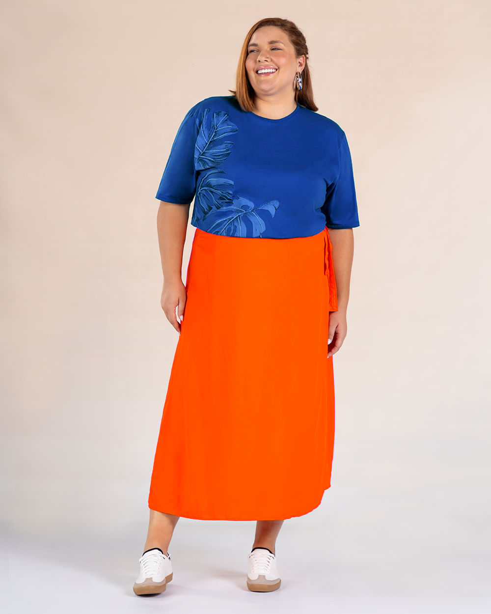 T-shirt Plus Size em Meia Malha com Estampa - Cereja Rosa P- Azul mar