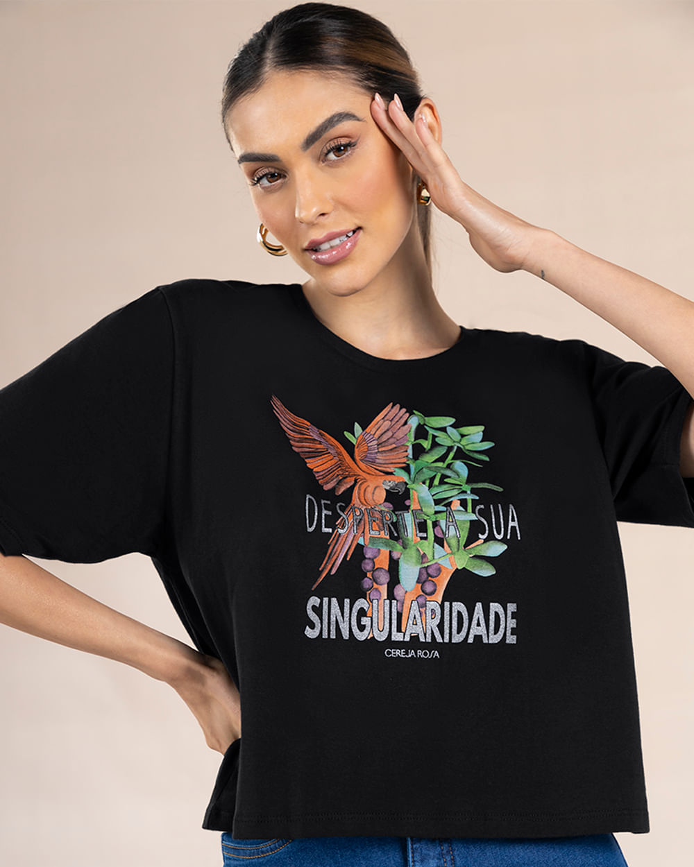 T-shirt em Meia Malha com Estampa Metalizada - Cereja Rosa - Preto P