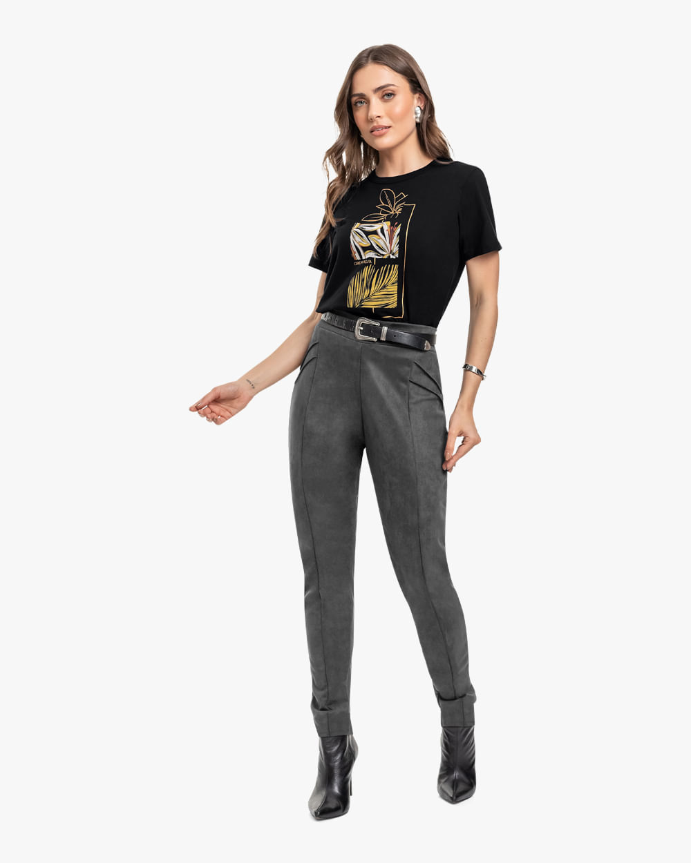 T-shirt Feminina com Estampa Metalizada em Meia Malha - Cereja Rosa - Preto